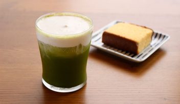 「白井田七。茶」でつくる緑茶チーズティーの写真