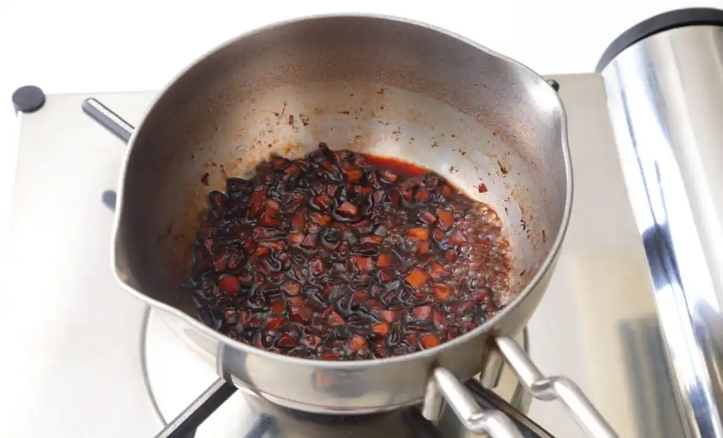 秋刀魚ロールの椎茸黒酢の写真1