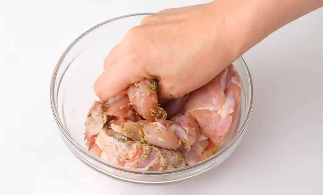 鶏肉のウイキョウ揚げ レモン風味ソースの写真2