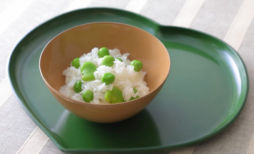 空豆とグリーンピースご飯の写真0