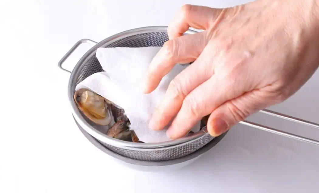 あさりご飯　三つ葉添えの写真2