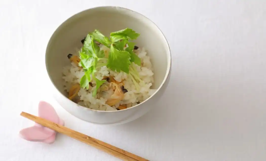 あさりご飯　三つ葉添えの写真3