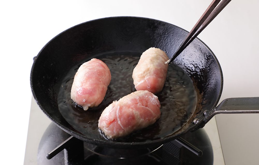 豚肉とえごまご飯おにぎり<br>プルーンたれの写真3